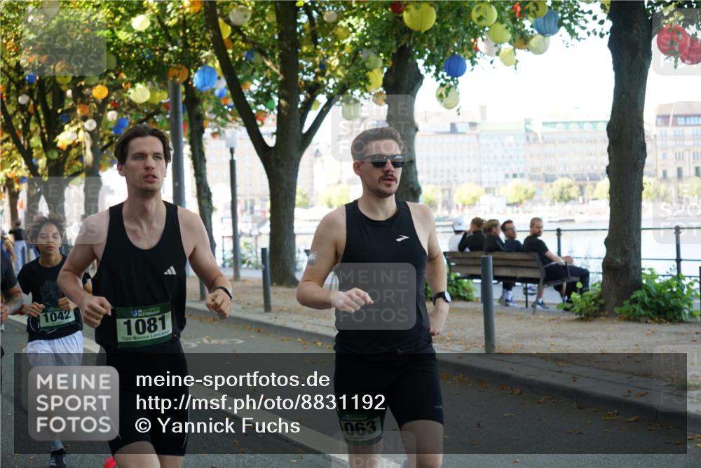 07.09.2025 - BARMER Alsterlauf Yannick Fuchs http://msf.ph/oto/8831192 07.09.2025 11:31:11 Laufen 1042, 136, 1081, 063 meine-sportfotos.de