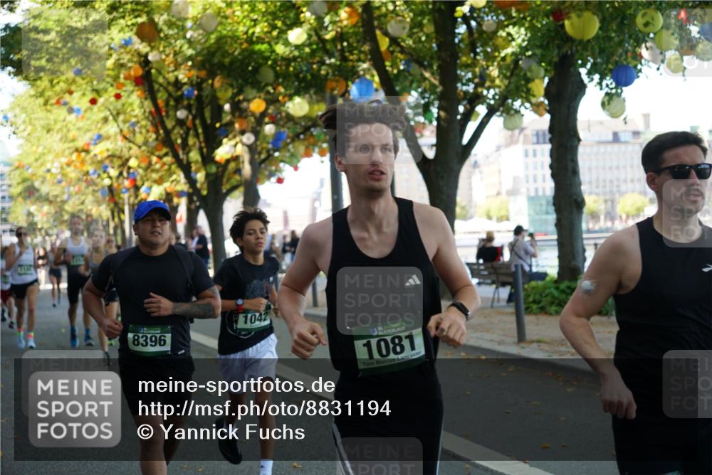 07.09.2025 - BARMER Alsterlauf Yannick Fuchs http://msf.ph/oto/8831194 07.09.2025 11:31:11 Laufen 8396, 1042, 36, 1081 meine-sportfotos.de