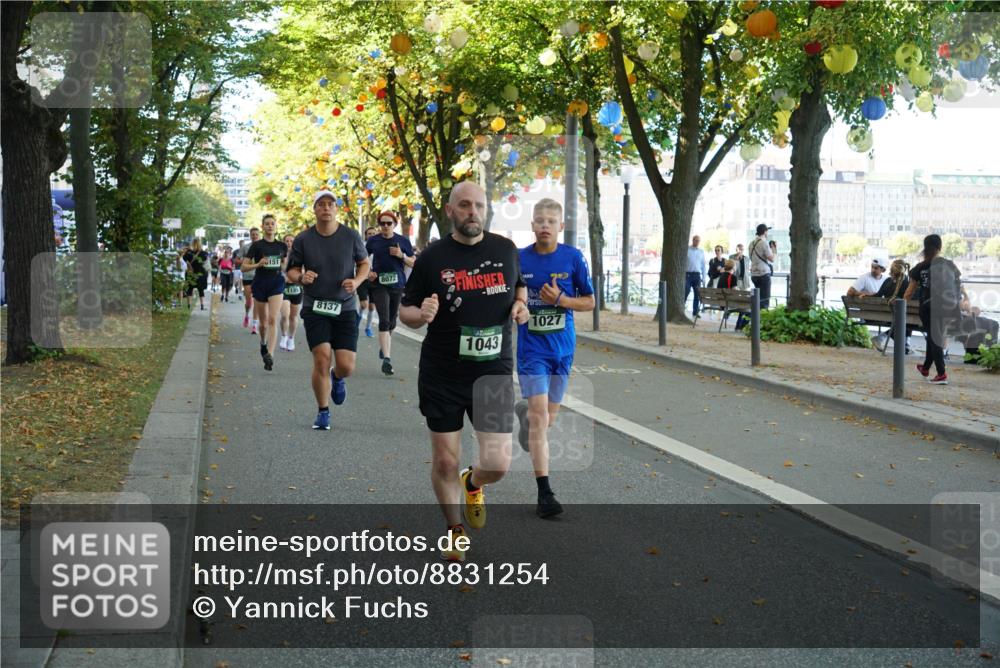 07.09.2025 - BARMER Alsterlauf Yannick Fuchs http://msf.ph/oto/8831254 07.09.2025 11:31:32 Laufen 8137, 8072, 1043, 1027 meine-sportfotos.de