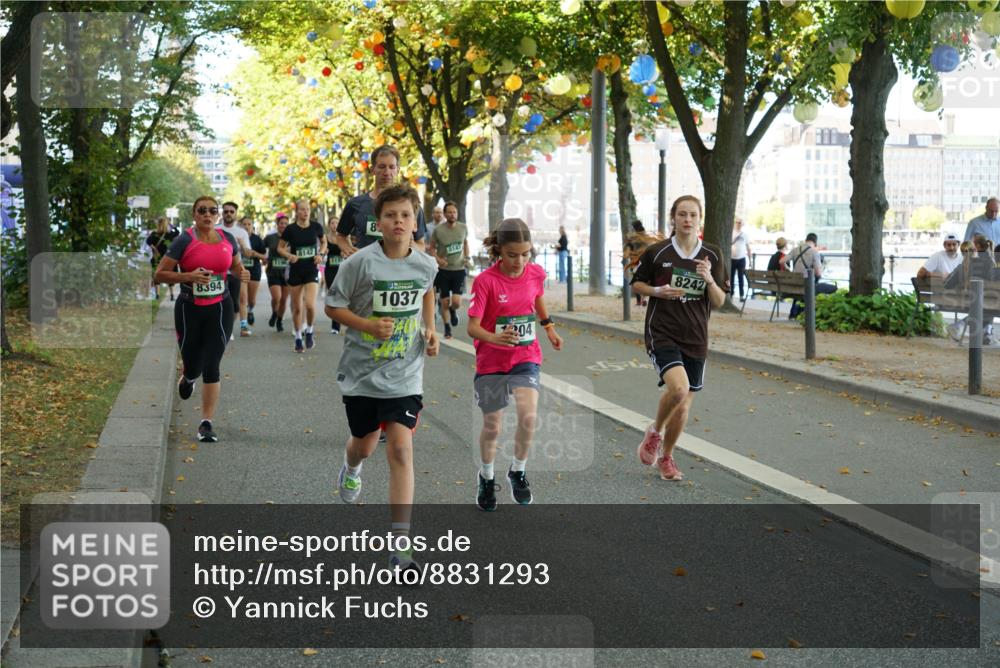 07.09.2025 - BARMER Alsterlauf Yannick Fuchs http://msf.ph/oto/8831293 07.09.2025 11:31:42 Laufen 8394, 8142, 8, 8145, 1037, 204, 8242 meine-sportfotos.de