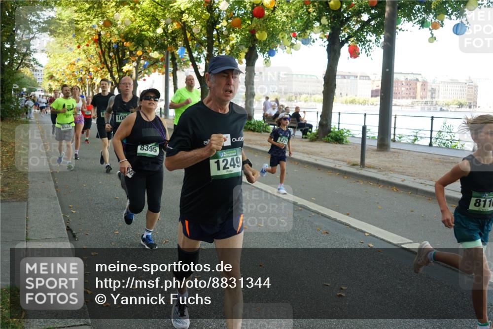 07.09.2025 - BARMER Alsterlauf Yannick Fuchs http://msf.ph/oto/8831344 07.09.2025 11:32:05 Laufen 8144, 1657, 109, 8395, 1221, 36, 1249, 811 meine-sportfotos.de