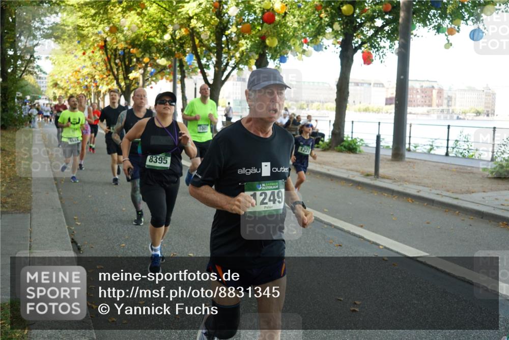 07.09.2025 - BARMER Alsterlauf Yannick Fuchs http://msf.ph/oto/8831345 07.09.2025 11:32:05 Laufen 144, 8395, 100, 36, 1249, 1221 meine-sportfotos.de