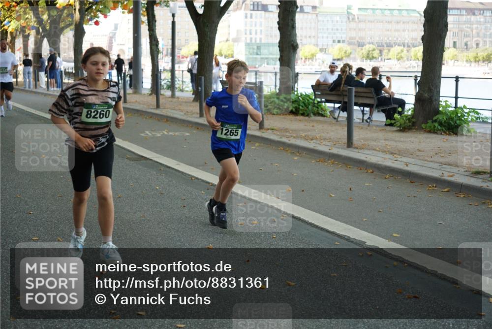 07.09.2025 - BARMER Alsterlauf Yannick Fuchs http://msf.ph/oto/8831361 07.09.2025 11:32:12 Laufen 8260, 1265 meine-sportfotos.de
