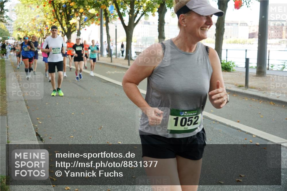 07.09.2025 - BARMER Alsterlauf Yannick Fuchs http://msf.ph/oto/8831377 07.09.2025 11:32:21 Laufen 1034, 136, 1052 meine-sportfotos.de