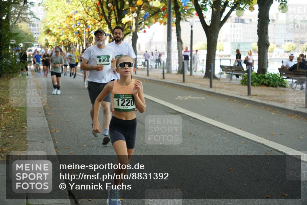07.09.2025 - BARMER Alsterlauf Yannick Fuchs http://msf.ph/oto/8831392 07.09.2025 11:32:27 Laufen 8069, 36, 1220 meine-sportfotos.de