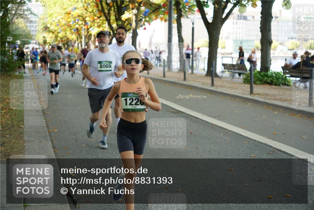 07.09.2025 - BARMER Alsterlauf Yannick Fuchs http://msf.ph/oto/8831393 07.09.2025 11:32:27 Laufen 8069, 36, 1226 meine-sportfotos.de