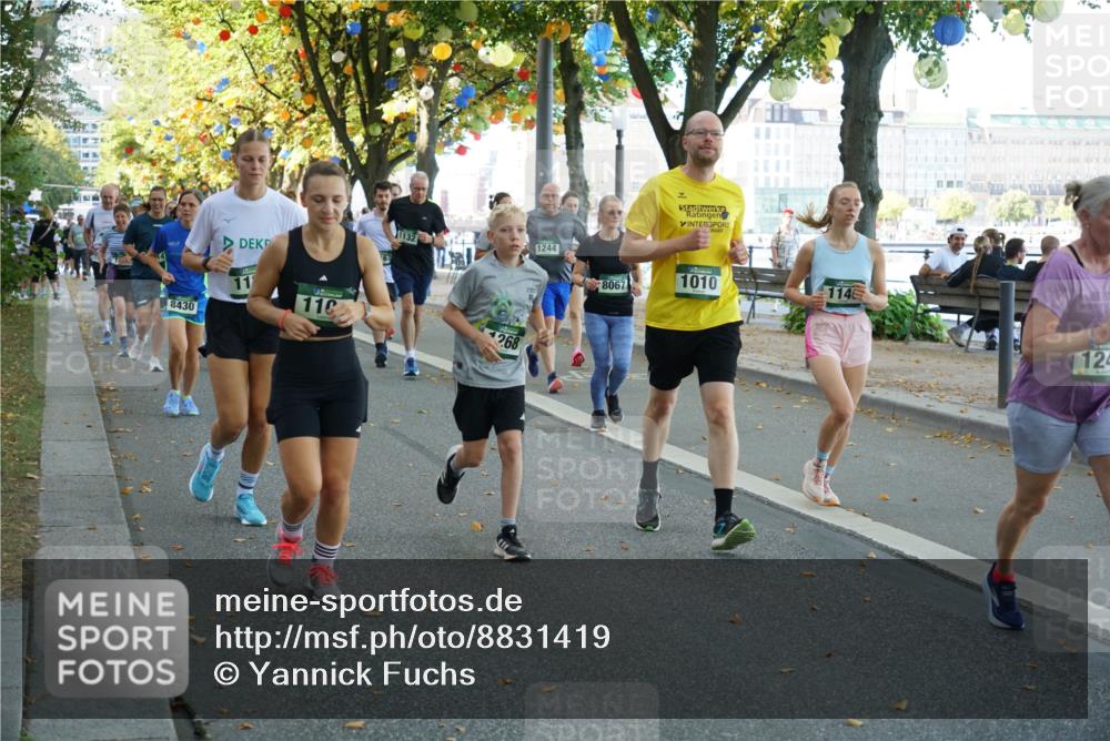 07.09.2025 - BARMER Alsterlauf Yannick Fuchs http://msf.ph/oto/8831419 07.09.2025 11:32:36 Laufen 8430, 11, 110, 1244, 67, 268, 8067, 1010, 1146, 11111, 124 meine-sportfotos.de