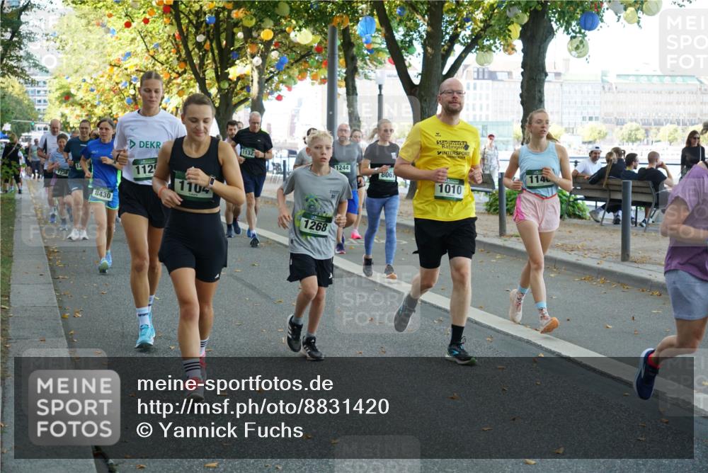 07.09.2025 - BARMER Alsterlauf Yannick Fuchs http://msf.ph/oto/8831420 07.09.2025 11:32:36 Laufen 8430, 112, 1104, 1132, 1244, 806, 114, 1010, 1268 meine-sportfotos.de