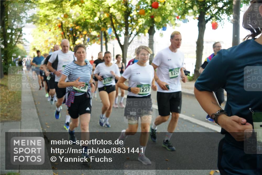 07.09.2025 - BARMER Alsterlauf Yannick Fuchs http://msf.ph/oto/8831441 07.09.2025 11:32:42 Laufen 1227, 1229 meine-sportfotos.de