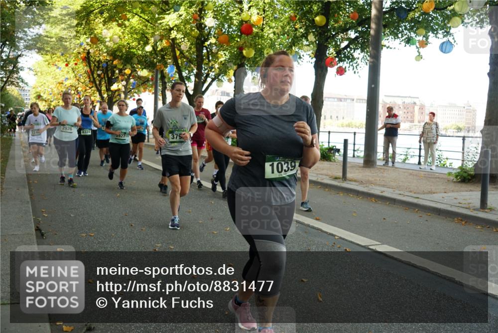 07.09.2025 - BARMER Alsterlauf Yannick Fuchs http://msf.ph/oto/8831477 07.09.2025 11:32:55 Laufen 1240, 2926, 8324, 2927, 379, 1039 meine-sportfotos.de