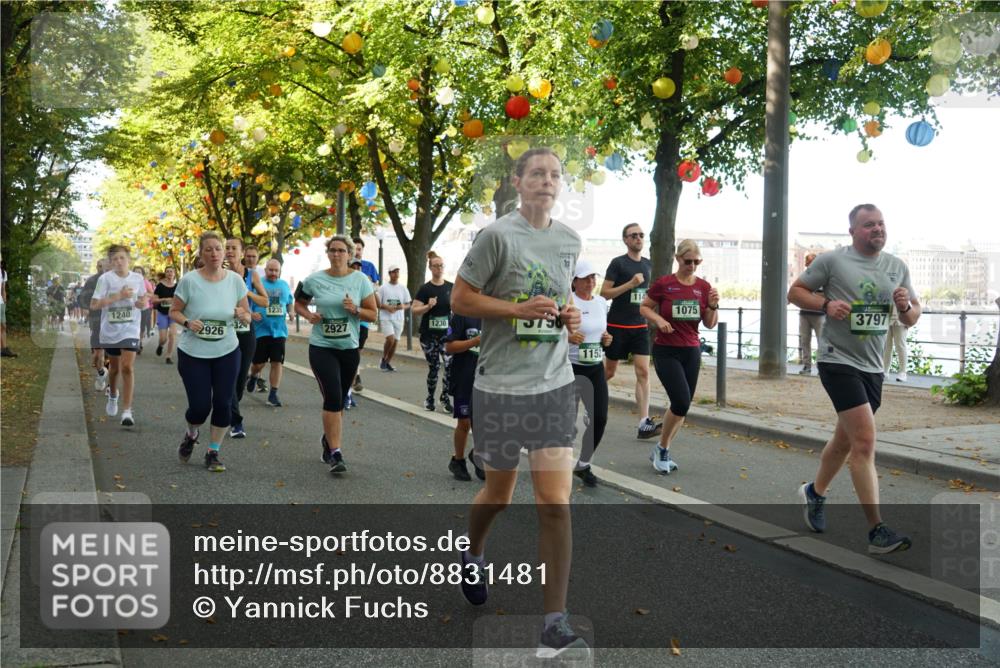 07.09.2025 - BARMER Alsterlauf Yannick Fuchs http://msf.ph/oto/8831481 07.09.2025 11:32:56 Laufen 1240, 2926, 1235, 1230, 2927, 5750, 1152, 114, 1075, 3797 meine-sportfotos.de