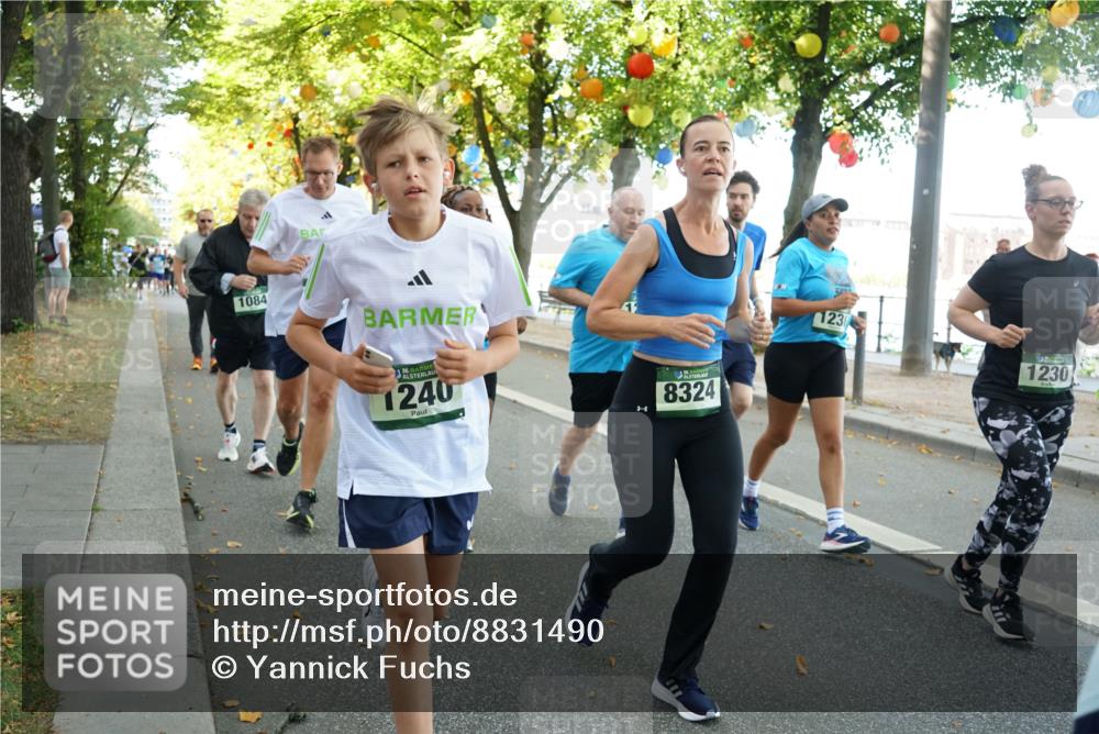 07.09.2025 - BARMER Alsterlauf Yannick Fuchs http://msf.ph/oto/8831490 07.09.2025 11:32:58 Laufen 1084, 136, 1240, 8324, 123, 1230 meine-sportfotos.de