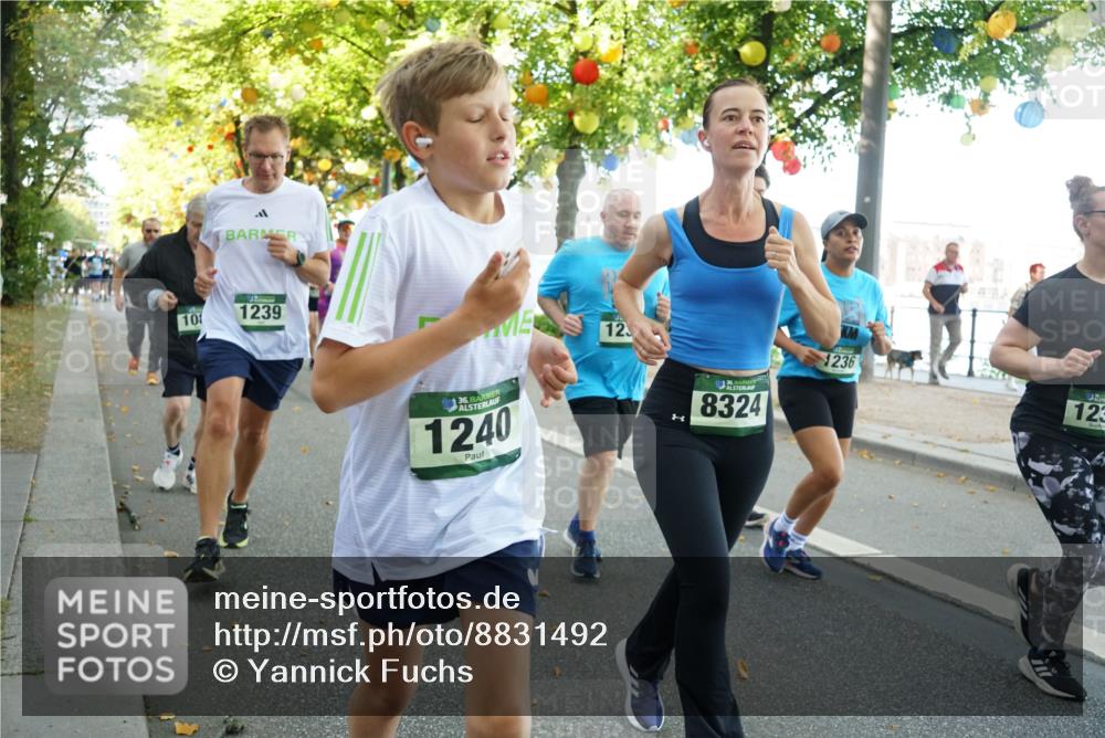 07.09.2025 - BARMER Alsterlauf Yannick Fuchs http://msf.ph/oto/8831492 07.09.2025 11:32:59 Laufen 10, 1239, 36, 1240, 123, 8324, 1236, 123 meine-sportfotos.de