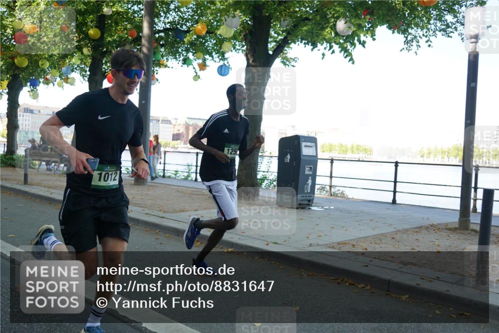 07.09.2025 - BARMER Alsterlauf Yannick Fuchs http://msf.ph/oto/8831647 07.09.2025 11:34:22 Laufen 1012, 125 meine-sportfotos.de