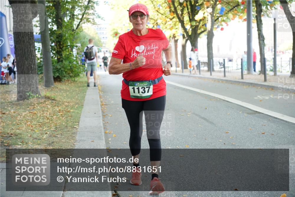 07.09.2025 - BARMER Alsterlauf Yannick Fuchs http://msf.ph/oto/8831651 07.09.2025 11:34:37 Laufen 136, 1137 meine-sportfotos.de