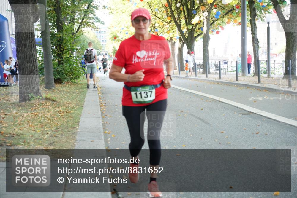 07.09.2025 - BARMER Alsterlauf Yannick Fuchs http://msf.ph/oto/8831652 07.09.2025 11:34:37 Laufen 1137 meine-sportfotos.de