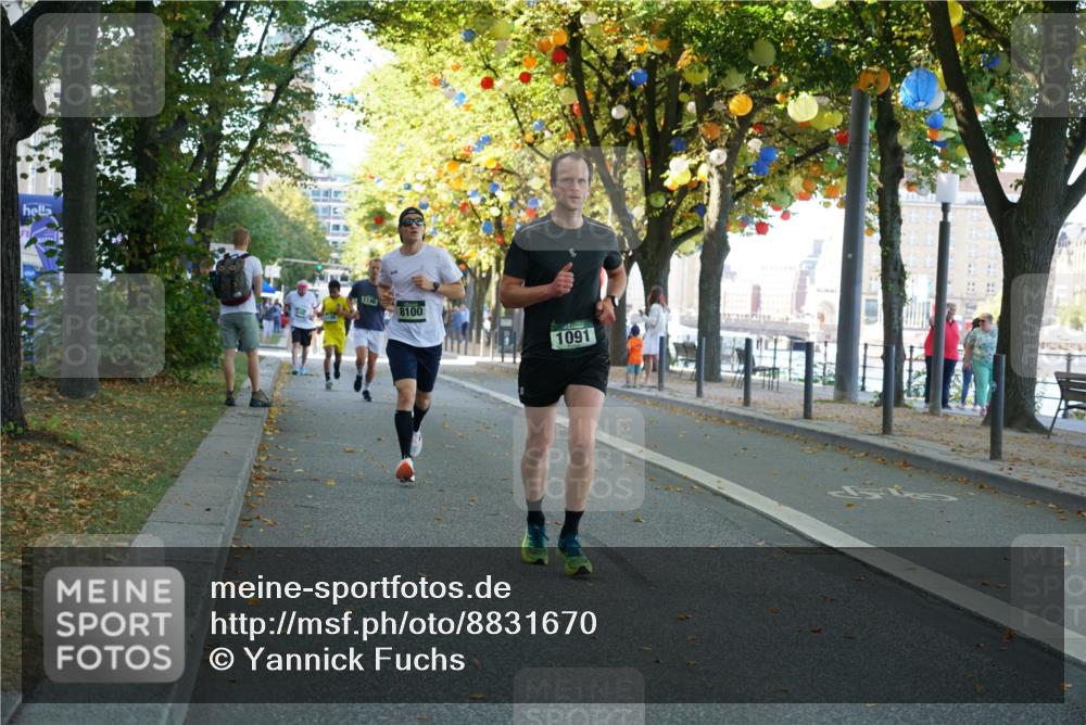 07.09.2025 - BARMER Alsterlauf Yannick Fuchs http://msf.ph/oto/8831670 07.09.2025 11:34:54 Laufen 1146, 8100, 1091 meine-sportfotos.de
