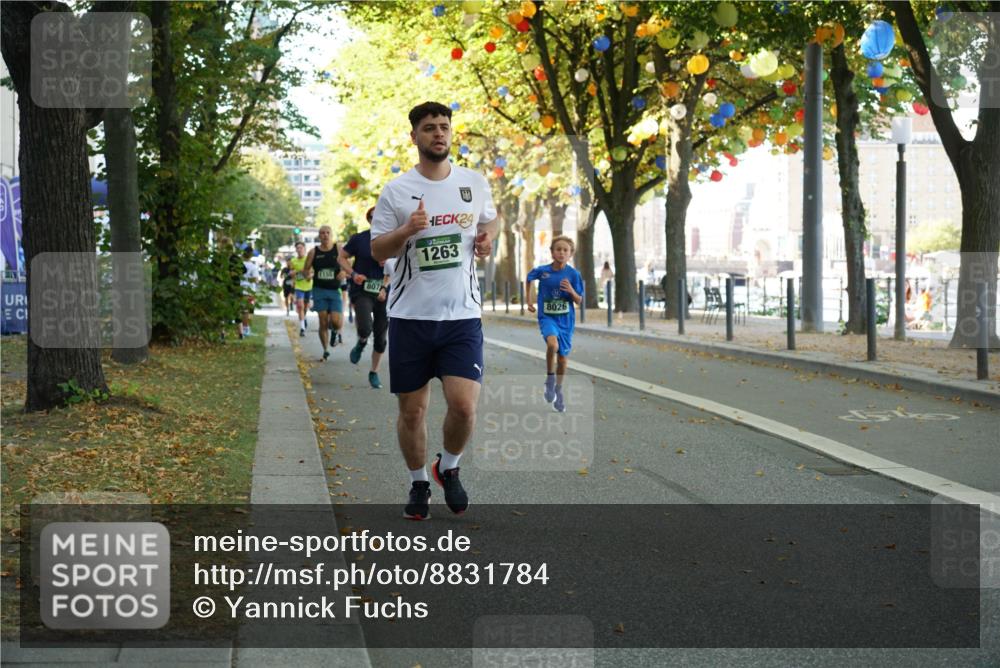 07.09.2025 - BARMER Alsterlauf Yannick Fuchs http://msf.ph/oto/8831784 07.09.2025 11:35:42 Laufen 8077, 24, 1263, 8026 meine-sportfotos.de