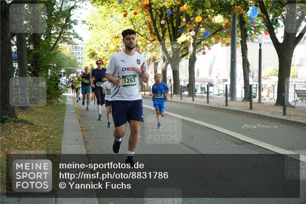 07.09.2025 - BARMER Alsterlauf Yannick Fuchs http://msf.ph/oto/8831786 07.09.2025 11:35:42 Laufen 8077, 120, 1263, 8026 meine-sportfotos.de