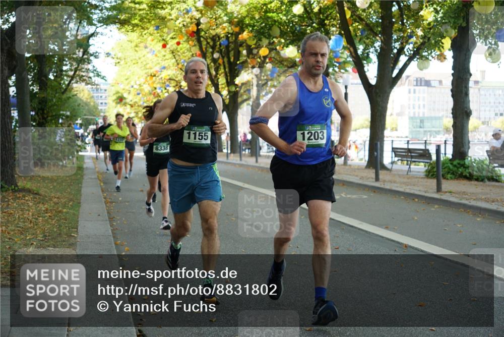 07.09.2025 - BARMER Alsterlauf Yannick Fuchs http://msf.ph/oto/8831802 07.09.2025 11:35:47 Laufen 8338, 1155, 1203 meine-sportfotos.de