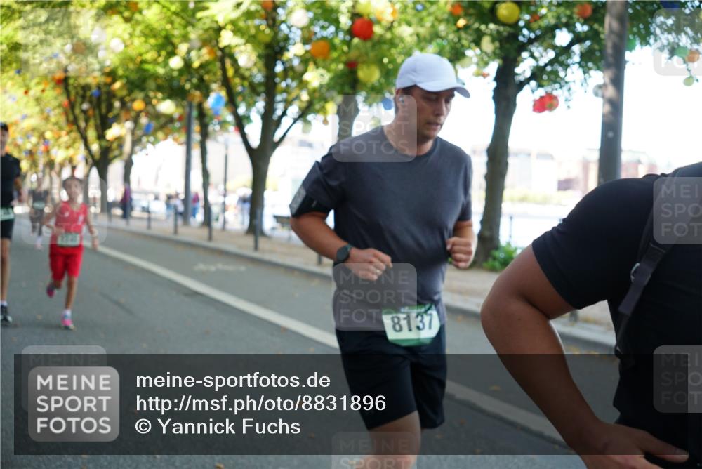 07.09.2025 - BARMER Alsterlauf Yannick Fuchs http://msf.ph/oto/8831896 07.09.2025 11:36:23 Laufen 8137 meine-sportfotos.de