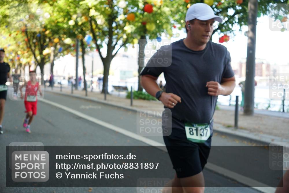07.09.2025 - BARMER Alsterlauf Yannick Fuchs http://msf.ph/oto/8831897 07.09.2025 11:36:23 Laufen 8137 meine-sportfotos.de