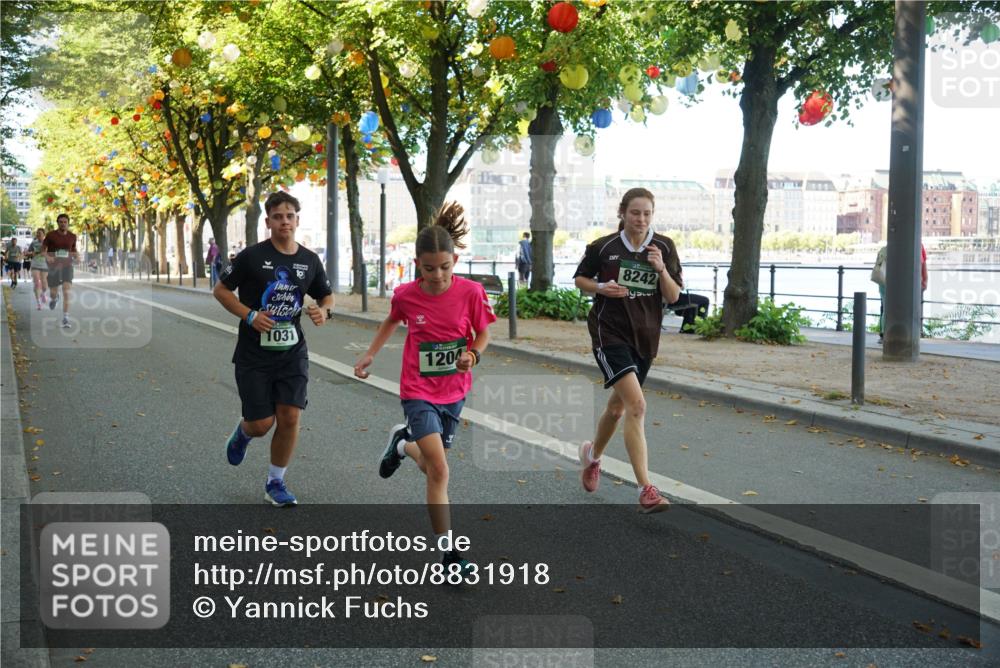 07.09.2025 - BARMER Alsterlauf Yannick Fuchs http://msf.ph/oto/8831918 07.09.2025 11:36:31 Laufen 8488, 10, 1031, 1204, 8242, 4784 meine-sportfotos.de