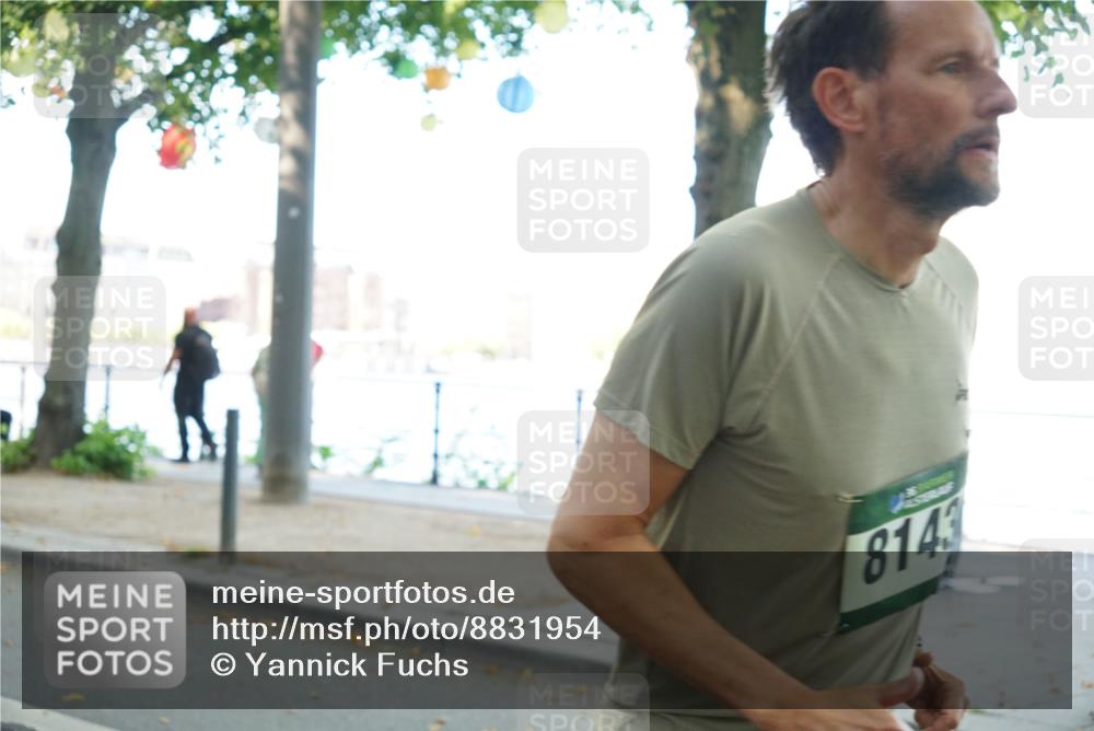 07.09.2025 - BARMER Alsterlauf Yannick Fuchs http://msf.ph/oto/8831954 07.09.2025 11:36:45 Laufen 8143 meine-sportfotos.de