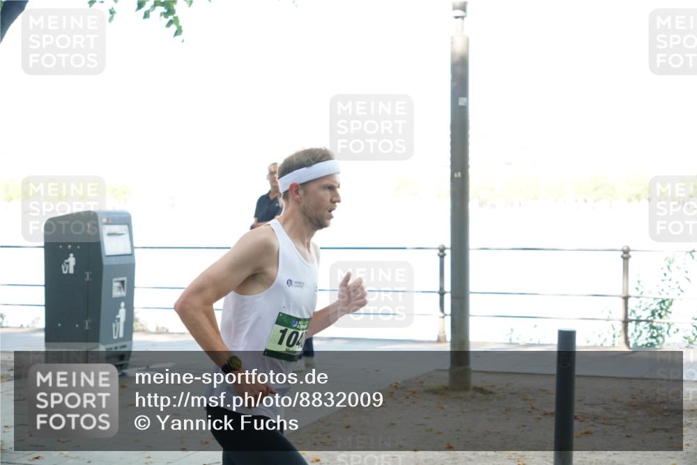 07.09.2025 - BARMER Alsterlauf Yannick Fuchs http://msf.ph/oto/8832009 07.09.2025 11:37:08 Laufen 104 meine-sportfotos.de