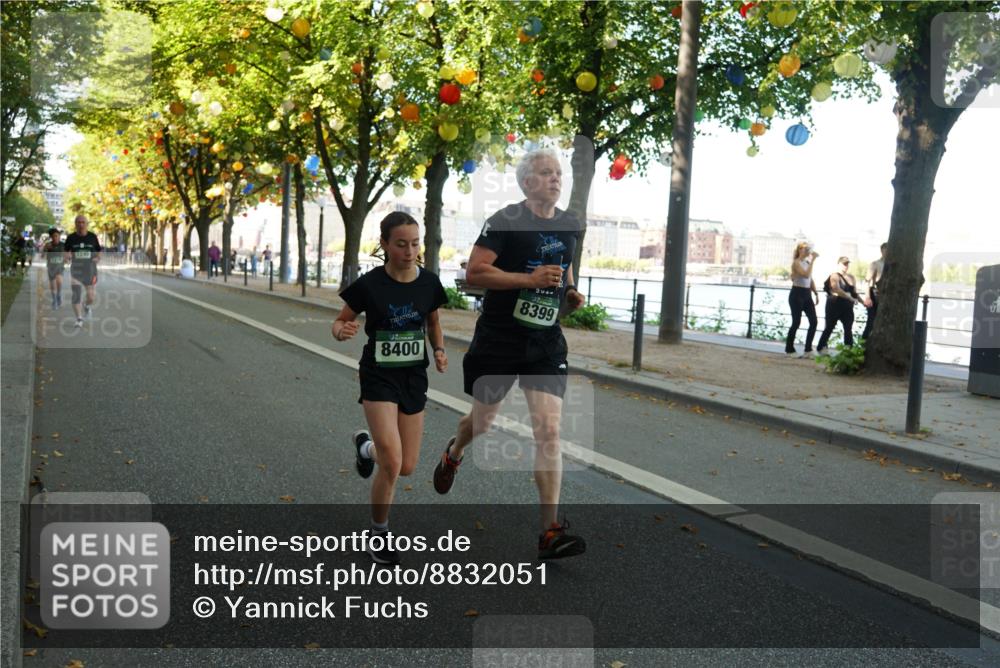 07.09.2025 - BARMER Alsterlauf Yannick Fuchs http://msf.ph/oto/8832051 07.09.2025 11:37:22 Laufen 124, 8400, 203, 8399 meine-sportfotos.de