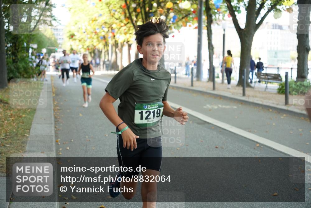 07.09.2025 - BARMER Alsterlauf Yannick Fuchs http://msf.ph/oto/8832064 07.09.2025 11:37:26 Laufen 36, 1219, 11 meine-sportfotos.de