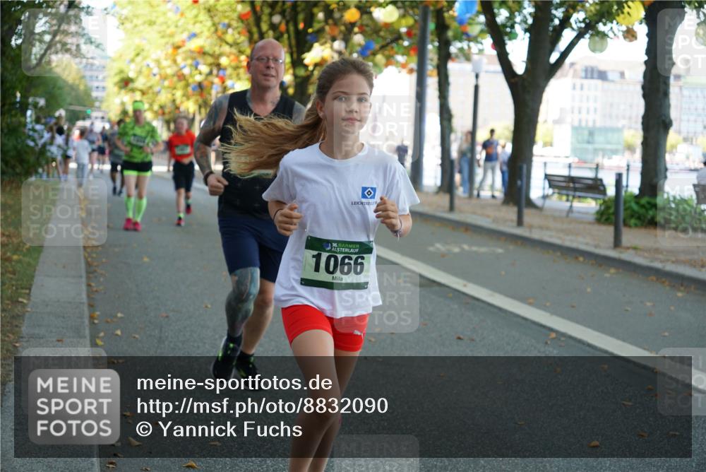 07.09.2025 - BARMER Alsterlauf Yannick Fuchs http://msf.ph/oto/8832090 07.09.2025 11:37:37 Laufen 36, 1066 meine-sportfotos.de