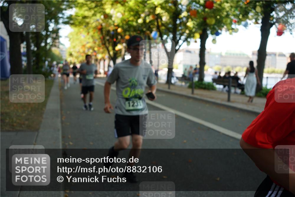 07.09.2025 - BARMER Alsterlauf Yannick Fuchs http://msf.ph/oto/8832106 07.09.2025 11:37:44 Laufen 1231 meine-sportfotos.de