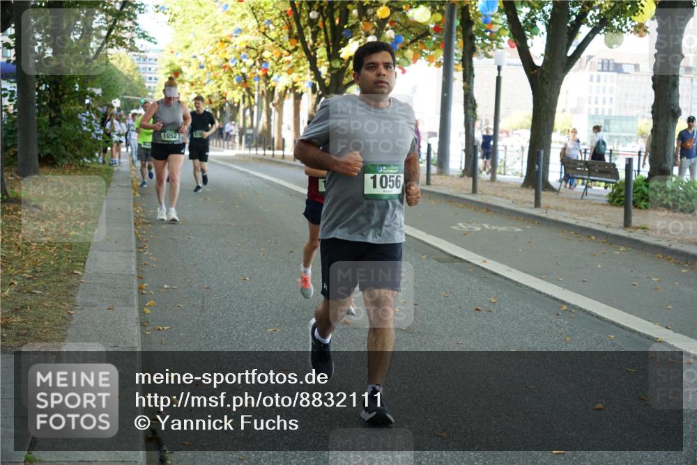 07.09.2025 - BARMER Alsterlauf Yannick Fuchs http://msf.ph/oto/8832111 07.09.2025 11:37:46 Laufen 1052, 1056 meine-sportfotos.de