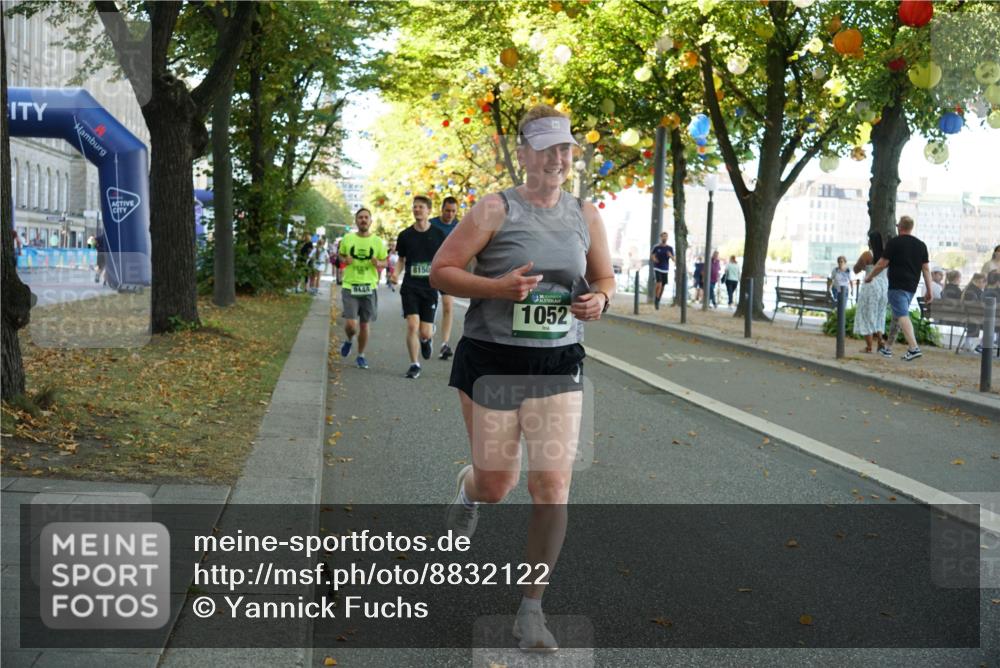 07.09.2025 - BARMER Alsterlauf Yannick Fuchs http://msf.ph/oto/8832122 07.09.2025 11:37:49 Laufen 8144, 8150, 1052, 11 meine-sportfotos.de