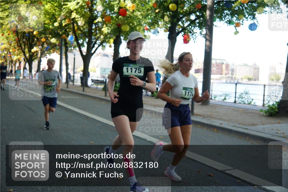 07.09.2025 - BARMER Alsterlauf Yannick Fuchs http://msf.ph/oto/8832180 07.09.2025 11:38:14 Laufen 1175, 1174 meine-sportfotos.de