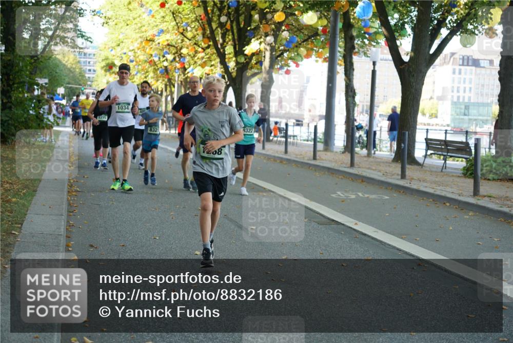07.09.2025 - BARMER Alsterlauf Yannick Fuchs http://msf.ph/oto/8832186 07.09.2025 11:38:16 Laufen 8395, 1034, 10, 8321, 208, 8322 meine-sportfotos.de