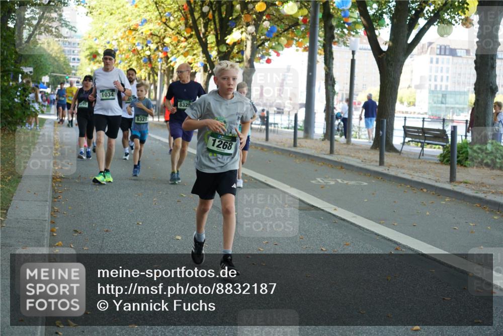 07.09.2025 - BARMER Alsterlauf Yannick Fuchs http://msf.ph/oto/8832187 07.09.2025 11:38:16 Laufen 1034, 8321, 8325, 1268 meine-sportfotos.de