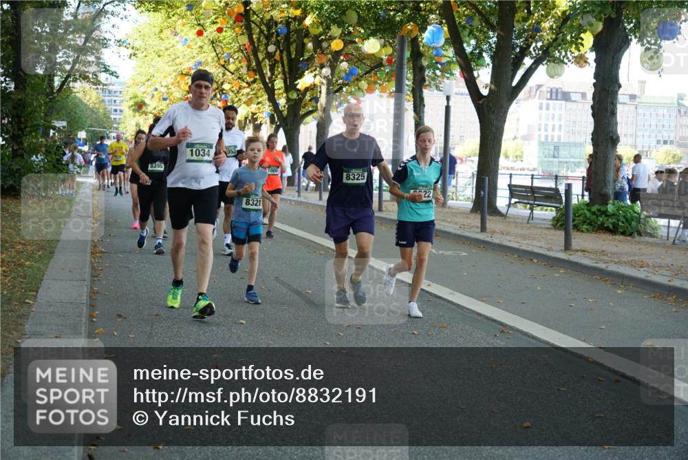 07.09.2025 - BARMER Alsterlauf Yannick Fuchs http://msf.ph/oto/8832191 07.09.2025 11:38:18 Laufen 1034, 053, 8395, 8321, 1006, 8325, 22 meine-sportfotos.de