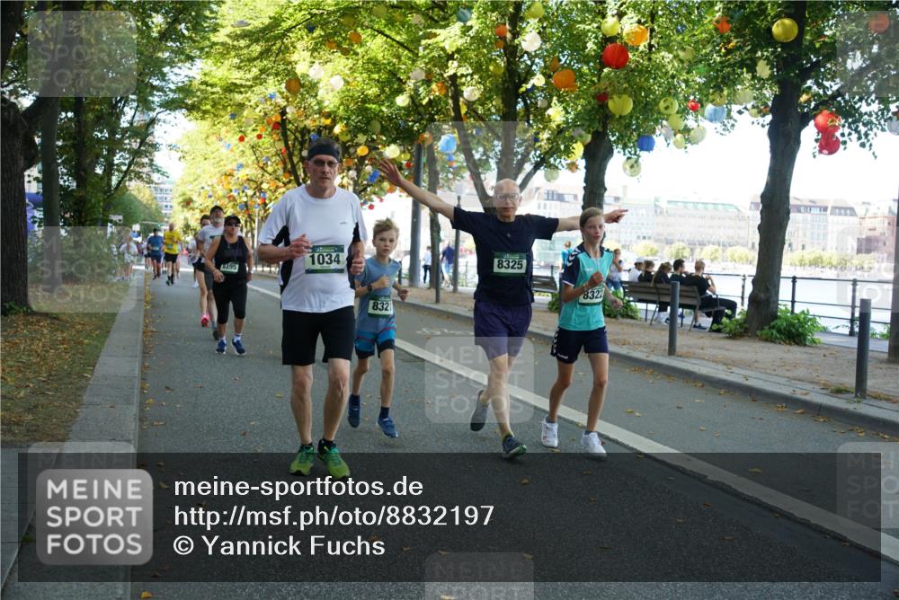 07.09.2025 - BARMER Alsterlauf Yannick Fuchs http://msf.ph/oto/8832197 07.09.2025 11:38:19 Laufen 8395, 1034, 832, 8325, 8322 meine-sportfotos.de
