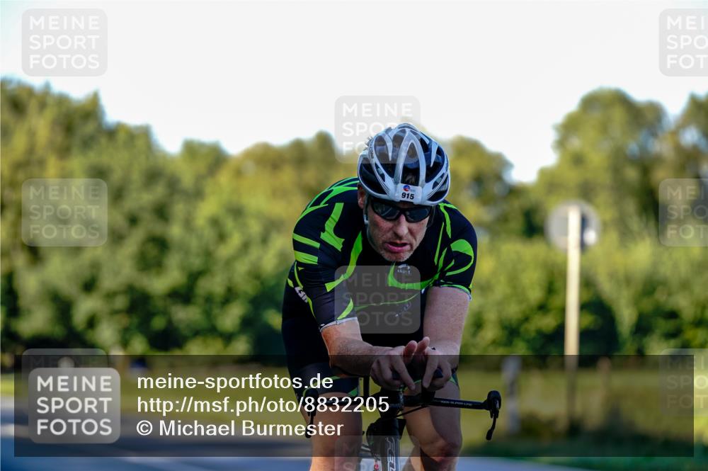 07.09.2025 - 19. Norderstedt Triathlon Michael Burmester http://msf.ph/oto/8832205 07.09.2025 16:22:15 Radfahren 915, 1057, 1420 meine-sportfotos.de