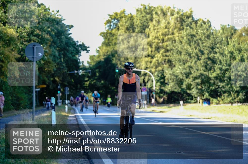 07.09.2025 - 19. Norderstedt Triathlon Michael Burmester http://msf.ph/oto/8832206 07.09.2025 16:22:18 Radfahren 915, 1443 meine-sportfotos.de