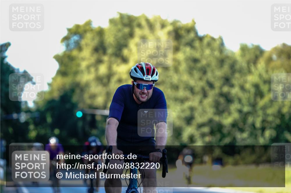 07.09.2025 - 19. Norderstedt Triathlon Michael Burmester http://msf.ph/oto/8832220 07.09.2025 16:22:31 Radfahren 406, 883, 1418 meine-sportfotos.de