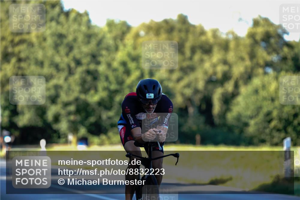07.09.2025 - 19. Norderstedt Triathlon Michael Burmester http://msf.ph/oto/8832223 07.09.2025 16:22:33 Radfahren 406, 1418, 1452 meine-sportfotos.de