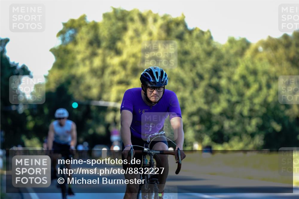 07.09.2025 - 19. Norderstedt Triathlon Michael Burmester http://msf.ph/oto/8832227 07.09.2025 16:22:35 Radfahren 378, 406, 1418, 1452 meine-sportfotos.de