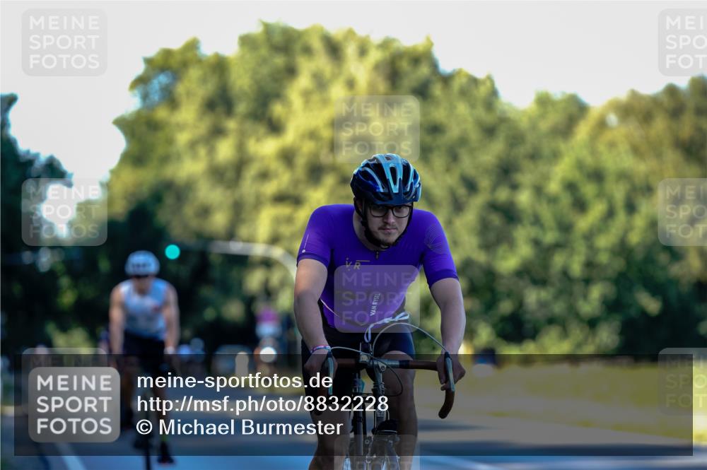 07.09.2025 - 19. Norderstedt Triathlon Michael Burmester http://msf.ph/oto/8832228 07.09.2025 16:22:35 Radfahren 378, 406, 1418, 1452 meine-sportfotos.de