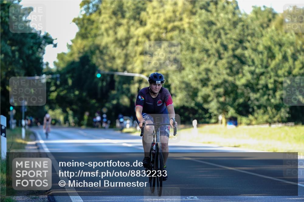 07.09.2025 - 19. Norderstedt Triathlon Michael Burmester http://msf.ph/oto/8832233 07.09.2025 16:22:39 Radfahren 378, 1452, 1560 meine-sportfotos.de