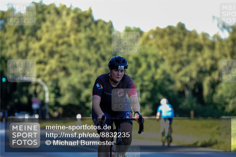07.09.2025 - 19. Norderstedt Triathlon Michael Burmester http://msf.ph/oto/8832235 07.09.2025 16:22:40 Radfahren 378, 1560 meine-sportfotos.de