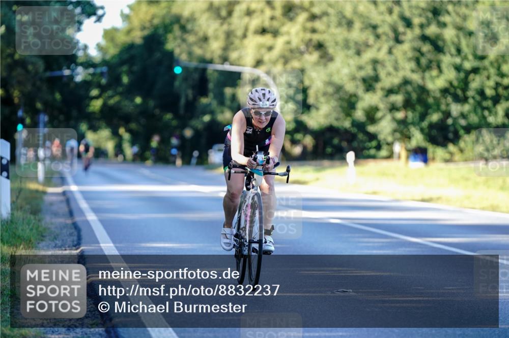 07.09.2025 - 19. Norderstedt Triathlon Michael Burmester http://msf.ph/oto/8832237 07.09.2025 16:22:47 Radfahren 1527 meine-sportfotos.de