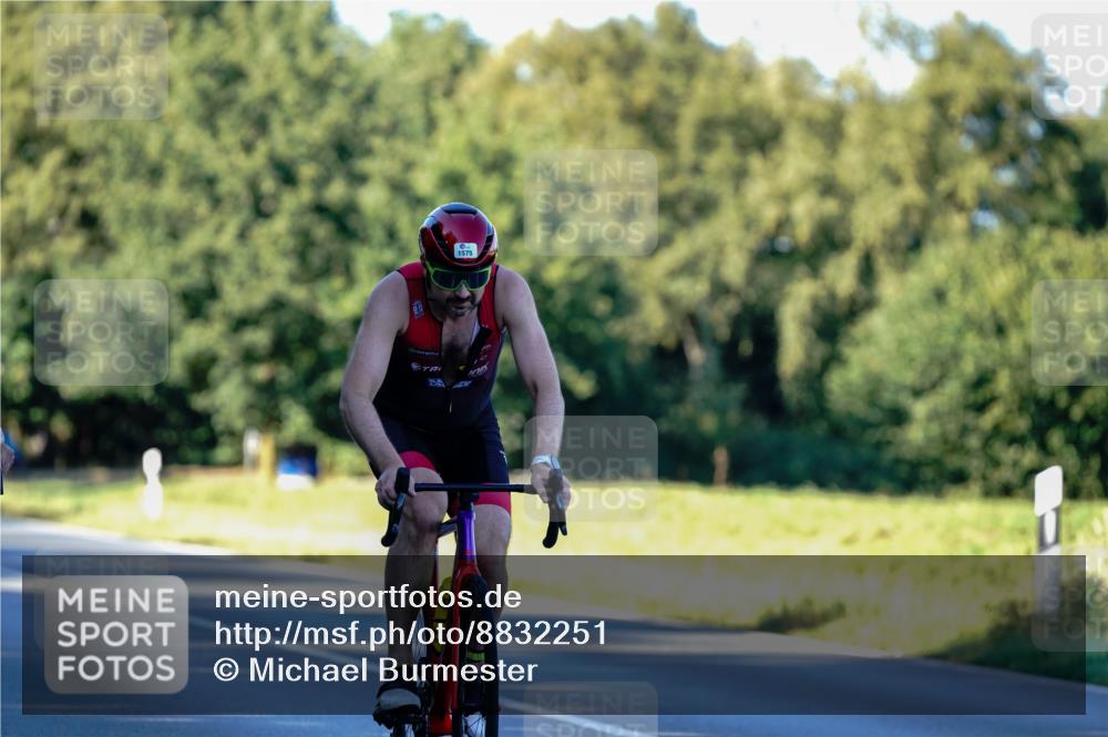 07.09.2025 - 19. Norderstedt Triathlon Michael Burmester http://msf.ph/oto/8832251 07.09.2025 16:23:08 Radfahren 1098, 1575, 1585 meine-sportfotos.de